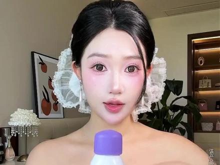今天给大家示范一下防晒喷雾的正确用法#babi美白防晒喷雾 防晒喷雾你用对了吗?
