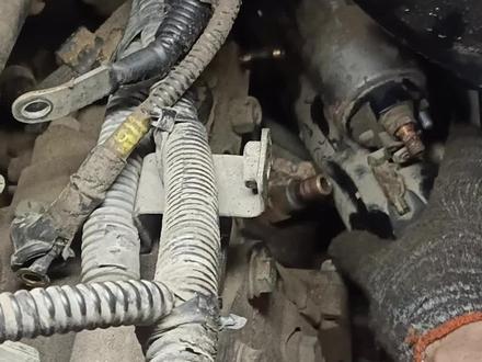 依维柯跟换起动机,只需要拆发电机,
还有一种方法就是拆方向机油管,但是一点控制客户成本,#汽车保养与维修