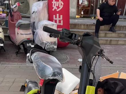 九号新款V70绑定流程 基础的价格高配置,喜欢的家人门店来看现车吧#行业最强电摩 #九号V70 #邹城齐鲁时代九号 #邹城九号电动车