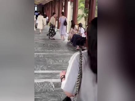 终于在三亚嘉年华活动看到二饼力哥的身影啦#二饼胡拉#力哥拉二胡#2025抖音嘉年华