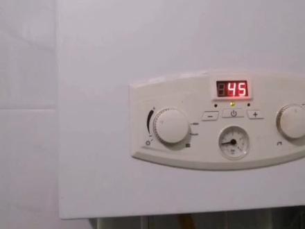 壁挂炉水压不稳定是什么故障#电器维修 #壁挂炉供暖 #燃气壁挂炉