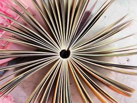 我的妈呀!真的是头一次见用古诗做成的日历,也太有创意了吧!每日一首古诗词,搭配一幅传世名画,再附趣味成语注解,让诗词学习 不枯燥,扎实又好记,2026年的每一天,都浸润在笔墨书香的美好里~#每天一首古诗词 #诗词日历 #2026日历