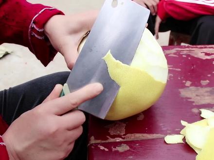 短剧:妈妈用柚子皮自制糖果,柚子糖吃起来软软糯糯的真好吃!