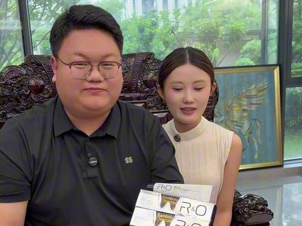 四哥求婚啦,这会下播了,和四哥还有彪哥一块聊聊天,给大家推荐一下这个牙膏,老五一直在用,真的好用#牙膏