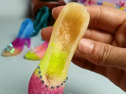 小朋友自己在家就能DIY闪亮亮的水晶鞋了,自己动手自己设计,做好后太有成就感了#手工diy #女孩玩具 #儿童玩具 #新年礼物 #果冻沙玩具