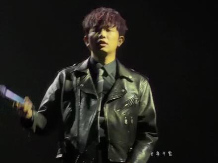 颜人中的《嗜好》深夜心碎慢情歌#演唱会现场 #颜人中