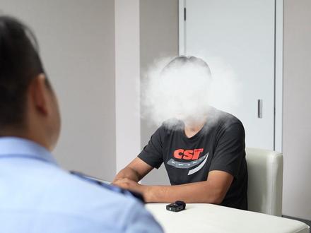 打掉非法改装“电摩”窝点!#非法改装 #打击飙车炸街 #守护的瞬间 #执法现场 #电摩改装