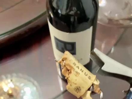 洋酒或红酒木塞烂了,最佳开瓶方法!#男人简单的快乐