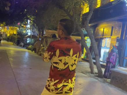 #拒绝emo请你快乐 #晚安 (一抬头碰见dana &zana 有点开心😃)@DanaZana日记