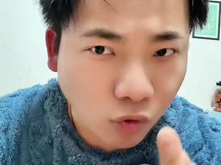 转发提醒身边开车的人!
这些小动物进车不是闹着玩的,轻则损车,重则伤人。学会预防,保持警惕,平安出行。
#用车知识 #行车安全 #有车一族 #开车冷知识 #发个长视频