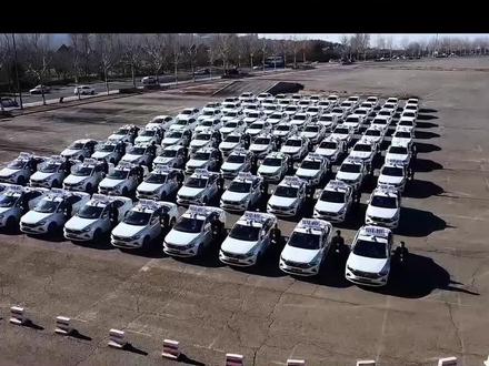 考驾照刷学时是什么意思?
考驾照刷学时就是说学员在学驾照全过程中刷卡计时。驾驶证每个考试科目都有学时要求,如果考生的学时不够,是不允许报名考试的。一般记录学时都会有专门的打卡机,理论课开始时,考生需要刷一次卡,理论课结束,考试还需要刷一次卡,考生练车时,将卡插到车辆上的打卡机上即可。所以说趁着当地还没有学时要求,一定要尽早报名,尽早拿证。#考驾照 #长春 #2023驾照新规 #专业的事交给专业的人