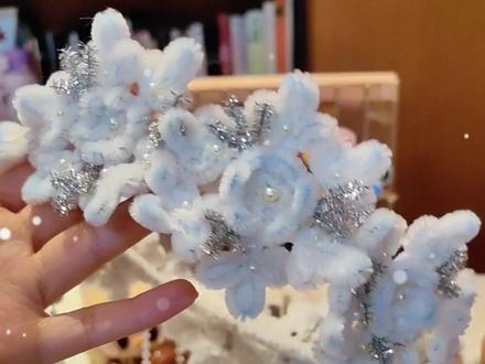 今天是好看的扭扭棒雪花花环❄❄❄,超有冬天氛围感的#扭扭棒 #扭扭棒的100种玩法 #手工diy #圣诞节的仪式感 #扭扭棒教程