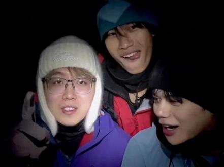 “一人登顶,三魂同瞰山巅云海”#花小龙 #陈泽 #白泽#登山#花小龙带陈泽白泽爬雪山