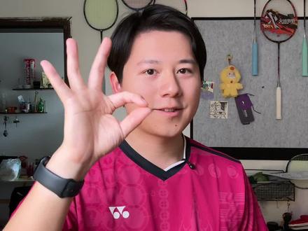 三年羽毛球经验:给你推荐三款好用的羽毛球拍,分别是控制,速度,进攻
价格都是在千元左右的高端球拍,毕竟过年拿了压岁钱,就得吃点好的
首先是控制之巅:李宁的战戟8000,不管是颜值还是打感
都算得上是很顶的状态,非常全面的控制属性,给你更多的出球角度
球场的控制之巅的称号不是白喊的,选他绝对不会踩坑
然后是速度之巅:世界上最快杀球速度的,尤尼克斯1000Z
在不考虑预算的情况下,闭着眼睛选择这款速度拍就对了
超快的出球速度,极致的进攻属性,黄色闪电就是他的形容词
但真一点需要注意,千万别撞拍了最后是进攻之巅:尤尼克斯100ZZ,这个球拍是新手的门面也是高手的神器,在你精力充沛的时候,这个球拍确实能带你大杀四方
但是被动球的处理,就需要非常好的羽球基础才能够驾驭了
咱们运动人的压岁钱只买对不买贵
在这里祝大家,新的一年里,身体健康,球技大涨
#马上就买新装备