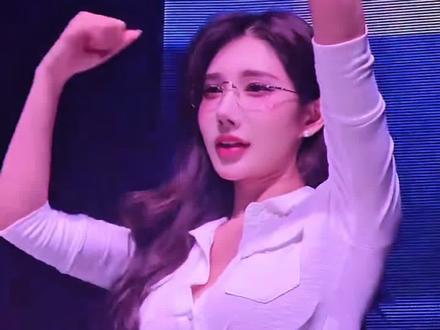 经常开车不知道听什么歌的,可以选这款2026新升级车载无损音乐U盘,新歌够流行、老歌够经典、DJ嗨到爆,2026最新版本歌单,不分车型,即插即用,音质特别好,赶紧入手吧!无需下载,让开车也变成一种享 ,即插即用,不分车型,你值得拥有,音质又好赶紧入手吧青春没有售价,趁还年轻,该玩玩。喜欢就买下#车载音乐u盘#车载dj超劲爆嗨曲u盘