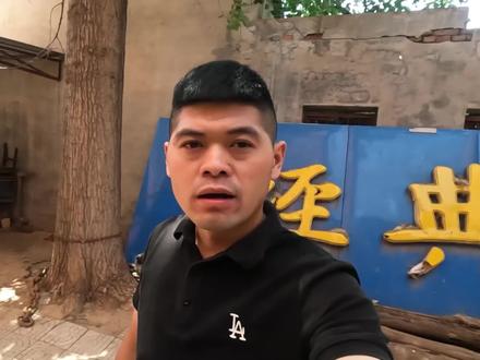 战神诺基PK犬中老虎诺威,谁知诺基直冲对手要害,这场面真劲爆! #加纳利 #卡斯罗 #猛犬