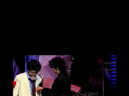 3月2号云旗郝熠然演唱会
堪称婚礼现场,头纱走秀版后半段