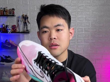 体考穿错鞋,等于白练3年⁉️? 我就因为穿错鞋导致一直觉得是自己体能不行,跑三五公里脚和小腿就受不了,直到换成了薄底极风4无钉钉鞋,我才发现是鞋没穿对,所以考试的时候更别穿错了啊!#跑步 #跑鞋#这是个真实的事情 #过年炫车技赢福气