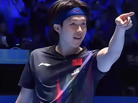王楚钦赛后惊天一指!王皓指导差点落泪,师徒同心从日本队中突围#王楚钦 #体育魅力 #王皓 #太难了 #国乒
