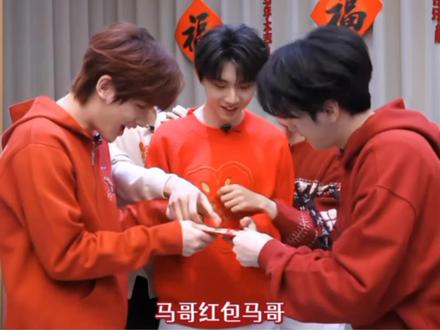 朋友:你爱豆
我:表的
#马嘉祺#mean祺上线#小猫