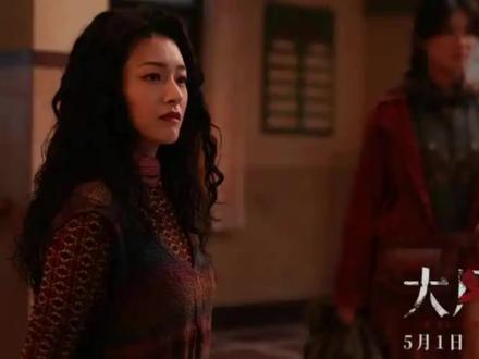 民警只是走出警局的大门,就意识到整个警局的人快要死了 #电影解说