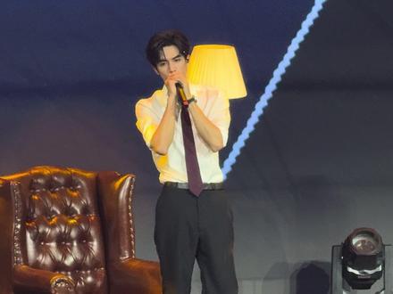 @宋威龙 天黑黑直拍!#宋威龙十周年见面会 #神级现场 #生图