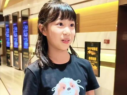 小忆秦娥王少熙纯天然演技看哭全网 #电视剧主角 #王少熙 #小忆秦娥王少熙 2026..5.17电视剧《主角》北京追剧团下班。小演员王少熙纯天然演技看哭全网,演技不输老戏骨,今年才12岁,真是未来可期啊!🤩👏👍视频🈲二传🈲截传🈲搬运🈲去水印🈲商用