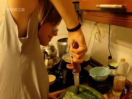 #好笑视频 #笑到肚子疼 #搞笑视频 #街头随拍 没事多笑笑!