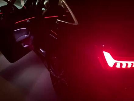 奥迪A6L 原厂满配氛围灯