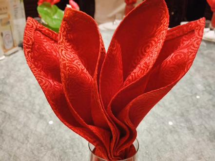 杯花教程☞情人花。适合订婚宴,结婚宴。#口布折花教程 #抖音小助手dou上热门