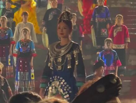 这是沈梦辰来茶峒了吗#沈梦辰 #十个勤天 #鹭卓 #