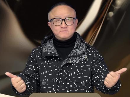 曾几何时,携程是旅游行业拥抱互联网的引路人。如今,云南民宿协会对其发起集体反垄断诉讼,控诉其“二选一”、高佣金。屠龙少年终成恶龙的故事,在商业世界再次上演。#携程 #OTA #行业变革