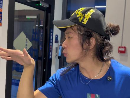 这期能崩住的给我看看病例 #二猪 #健身 #娜塔莎 #剧情演绎