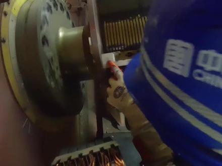 发电机滑环碳刷更换 视频讲述了发电机滑环碳刷的更换原因和更换过程