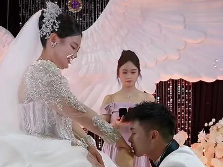 好浪漫的感人的婚礼,祝卡妈露露永远辛福
