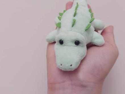 做一只鳄鱼宝宝 毛绒玩具(附图纸) 图纸在评论区#缝纫 #图纸分享 #鳄鱼 #毛绒玩具 #手工
