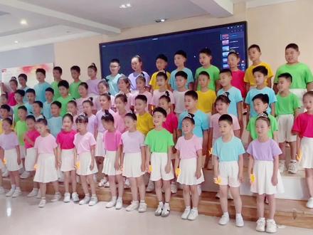 班级合唱比赛《小美满》