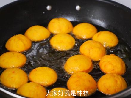 立冬后多吃红薯,教你红薯饼超好吃做法,个个金黄漂亮,外酥里软 #红薯饼 #自制红薯饼 #红薯 #炸油饼