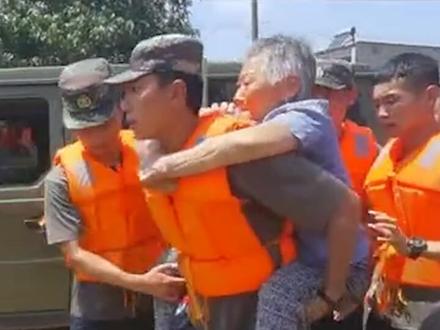 卫辉挺住!火箭军来了!(经济日报记者高兴贵)