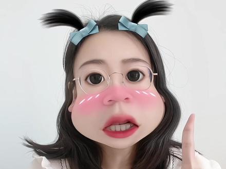 行测确实偷偷测了你的“智商”,最早可以追溯到心理学界最知名的瑞文标准推理测验(SPM):无文字、纯图形,考你的抽象逻辑思维。
提起行测,很多人都有这样的疑惑:为啥刷了那么多题,图形推理、逻辑判断还是一做就错?因为行测有一点“智力考察”的属性。其中关联性最强的,就是我们常说的中国修订版瑞文测验(CRT)。这个测验全程没有文字,只靠图形的组合、变换、规律来考察人的抽象推理能力,而这正是行测图形推理模块的核心考点。
行测对“智力”的考察,主要集中在这几个模块:
图形推理:直接对标瑞文测验的核心题型,考察图形的数量变化、位置变换、特征匹配等能力,本质是对抽象逻辑思维的检验。
逻辑判断:给你一堆信息,看你有没有演绎推理、归纳推理能力,考验你在复杂信息中梳理逻辑链条的水平,这也是智力的重要组成部分。
数量关系:不只是考数学计算,更考察快速提炼题干信息、看你能不能瞬间把文字转成数学模型。这是对思维敏捷度的挑战。
但要明确的是:行测≠智力测验。
智力测验的结果相对稳定,而行测成绩可以通过针对性训练大幅提升。行测还额外考察知识储备(如常识判断)、阅读速度(如言语理解)、时间管理能力(120分钟答130道题左右)。高智商的人可能在行测中占优势,但没掌握解题技巧,照样拿不到高分;智力平平的人,只要摸清规律、勤加练习,也能在行测中脱颖而出。
说到底,行测是一场“智力基础+技巧训练”的综合较量。智力决定了你的起点,而努力和方法,才决定你能走多远。#公务员考试 #行测 #大学生必看 #省考
#真实生活分享官