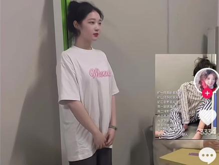 #00后大学生男的虚报身高就算了吧女的也虚报身高 #大学生体测身高 #00后大学生的身高揭幕 #北方大学生00后身高男生揭秘 #大学生身高 全国在校大学生体测穿鞋加头发高度平均值172,净高你们自己想一下排除鞋子高度头发多少了,这个00后女学生身高机子报160,她非要说自己完美净高168,而且丸子头穿袜子测量的实际上不是她说的自己净高168,就是一个小土豆身高1.55➕大概净高,丸子袜子扣除差不多吧155➕报净高168合理吗?北方大学生身高也是报的穿鞋➕头发一起高度啊,就是教官都虚报了穿鞋高度173教官报178,大学生00后他们北方的也是报穿鞋➕头发高度都是这样啊,代表男生170等于180明白了吧,175等于185当面自报的身高,所以很多人虚报身高导致很多人以为1.7几的太多了,穿鞋➕头发1.7几的确实很多了,光脚光头就很少按照北方00后学生报法就是1.8几身高。