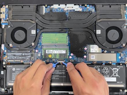 中铁工作的哥们的暗影精灵8Pro屏幕花屏了,找我帮他更换2.5k+165Hz屏幕。顺便赠送一个清灰换相变片服务,全过程分享 #暗影精灵8P #暗影精灵8pro #笔记本换屏幕 #数码科技 #更换屏幕 @抖音小助手 @抖音创作者中心