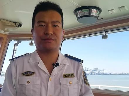 什么是AIS?它又有什么作用呢?跟着海事小哥哥一起去看看吧!#AIS #水上安全知识 #天津海事