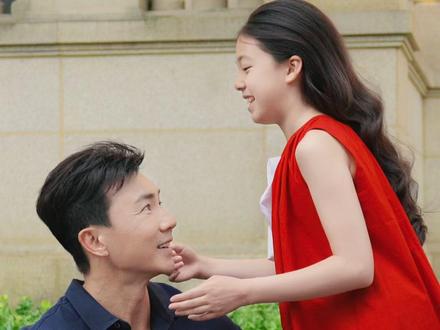 一眨眼,我的宝贝就长大了😘#儿童节 #小泡芙长大了#恋夏风#爸爸在这里