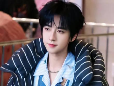 录制顺利#贺峻霖#时代少年团@抖音热点 @抖音小助手 #五十里桃花坞