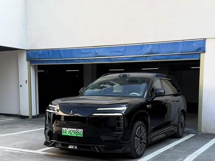 包围运动套件,完美契合车身线条 为爱车注入全新灵魂。#腾势N8L#包围套件 #腾势N8L改装