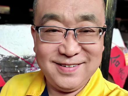 董宇辉出海真相! 大家都以为董宇辉出国带货?
错了。
人民网证实:他是唯一随国家队出海,帮中国打通东盟水果大市场的人。
从助农到为国办事,这才是流量的真正分量。
@董宇辉@与辉同行@朱厂长酒话
#朱厂长酒话 #董宇辉 #与辉同行 #董宇辉拥有暖评最多的评论区 #东盟