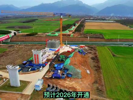 西康高铁引镇段,西康高铁全线171公里,预计2026年通车。#西康高铁 #现场实拍 #城市建设 #陕西dou知道 #航拍