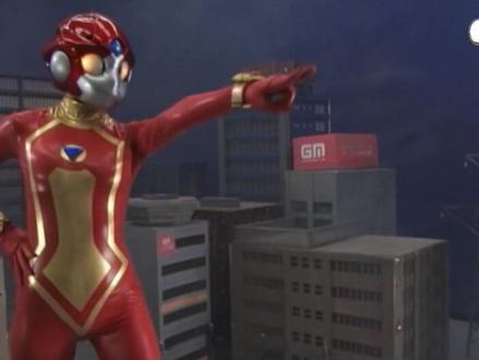 大地一声巨响,奥特曼闪亮登场。小小怪兽拿捏拿捏!!!#特摄剧 #二次元 #奥特曼 #女奥特曼 #动漫