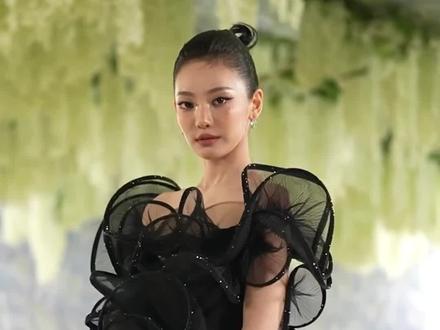 宁艺卓亮相Met Gala,创造多个记录!一起来看礼服~ #宁艺卓 #metgala #aespa #红毯